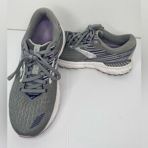 BROOKS Adrenaline GTS 19 Running Women's Gray Athletic Shoes